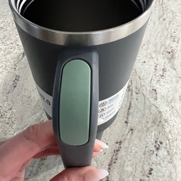 Stanley 40oz CHARCOAL H2.0 Flowstate Tumbler NWT - Picture 10 of 11